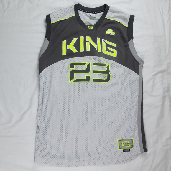 Nike Air LeBron James Jersey King 23, Size Large Nike Air LeBron James Jersey King 23, Size Large